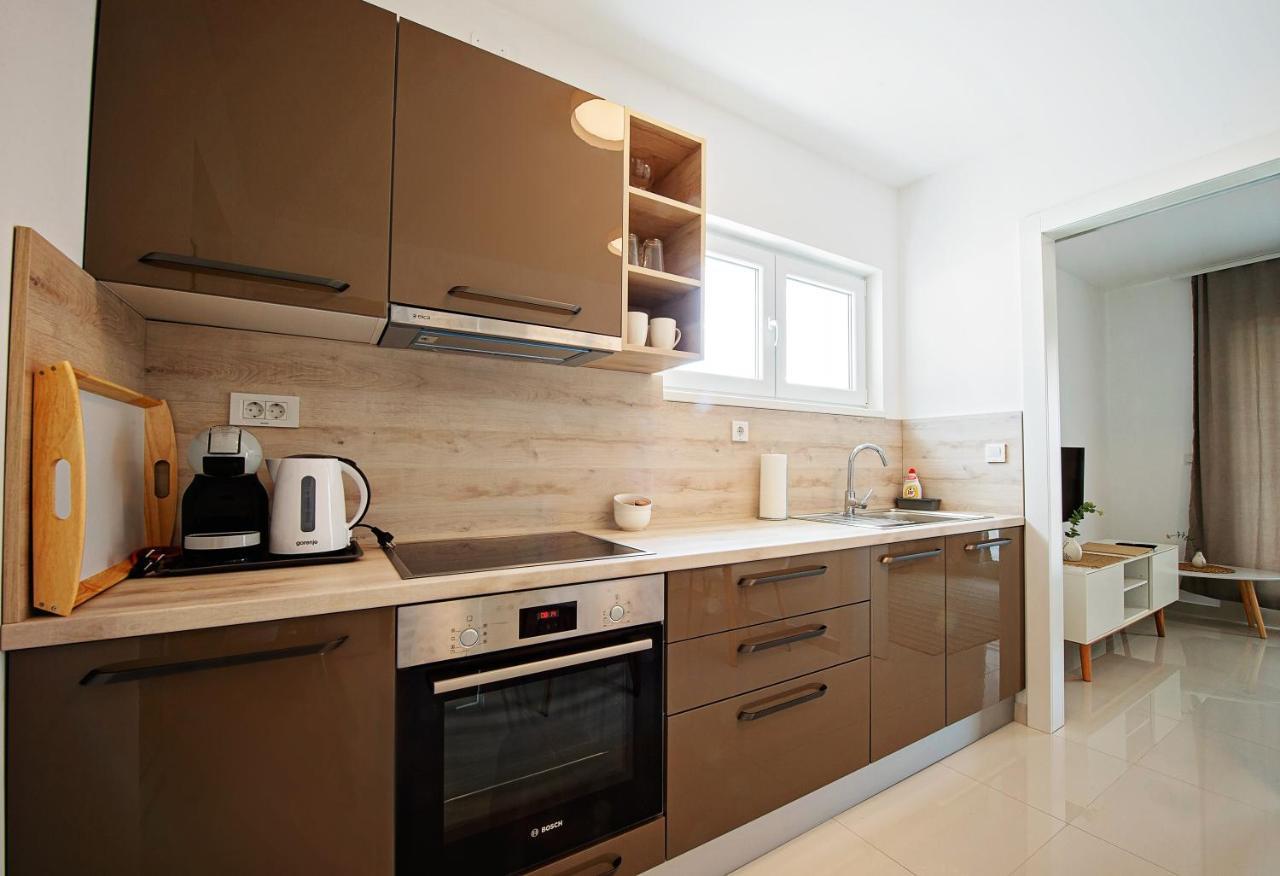 Sea Front Apartments Ivana 로고즈니차 외부 사진