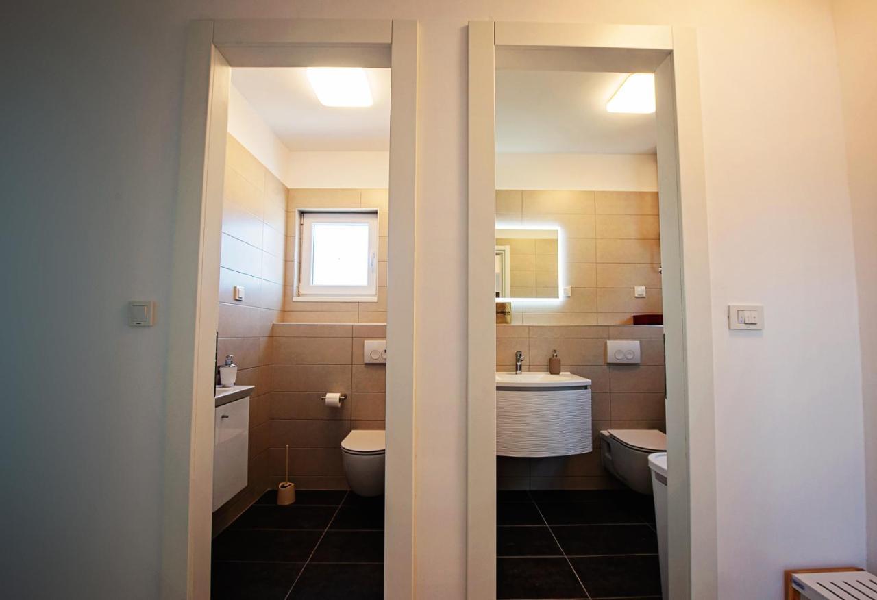 Sea Front Apartments Ivana 로고즈니차 외부 사진