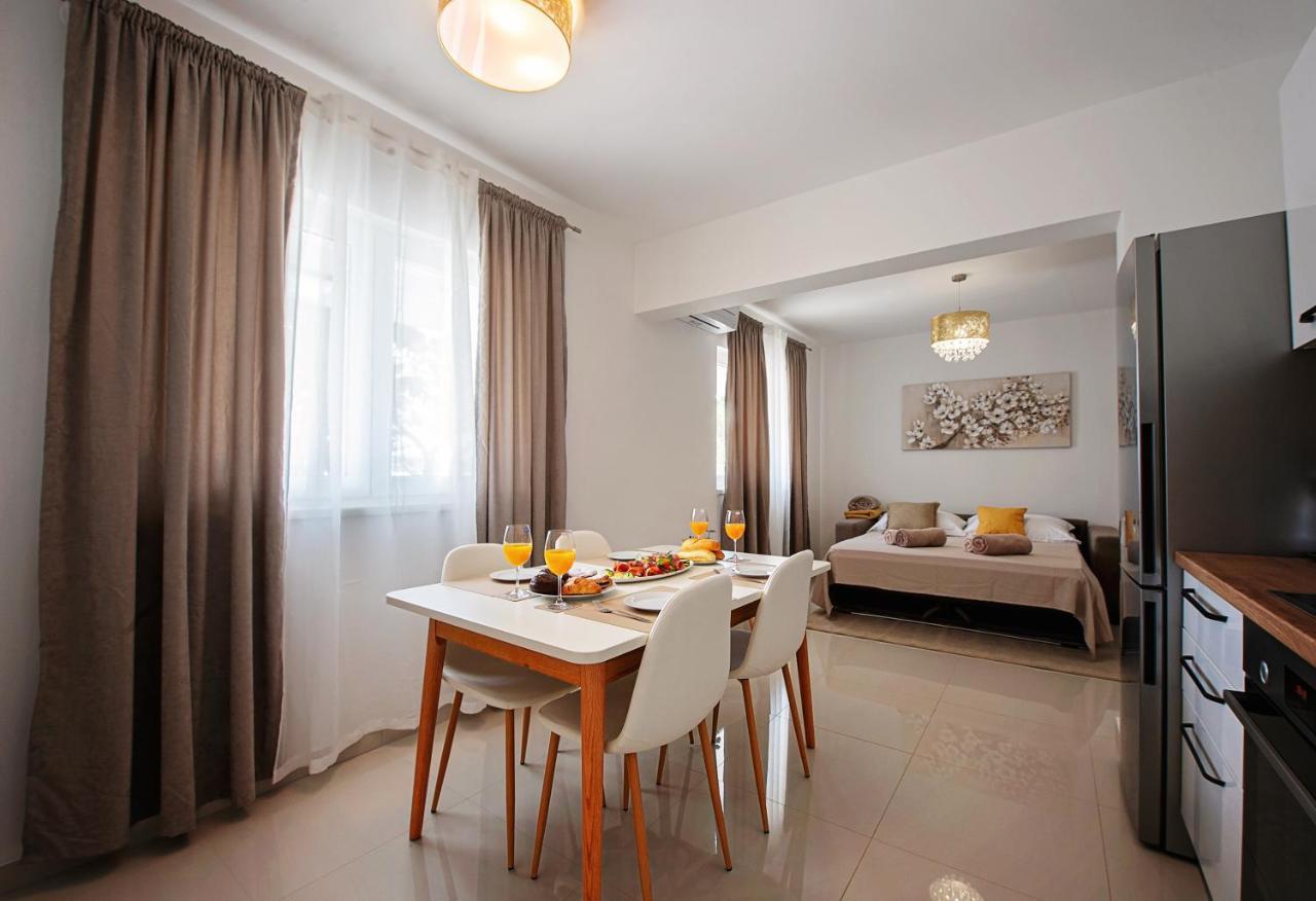 Sea Front Apartments Ivana 로고즈니차 외부 사진