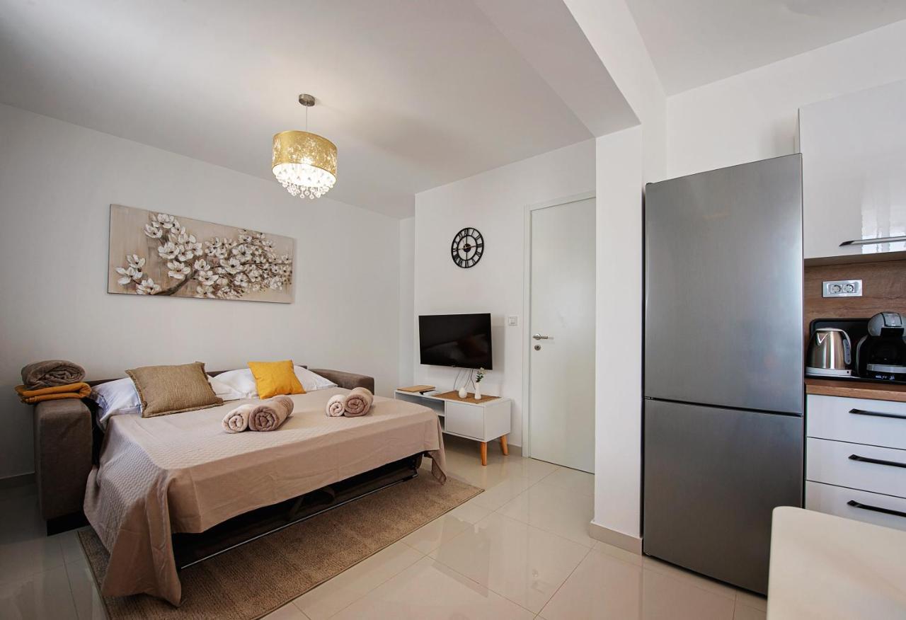 Sea Front Apartments Ivana 로고즈니차 외부 사진