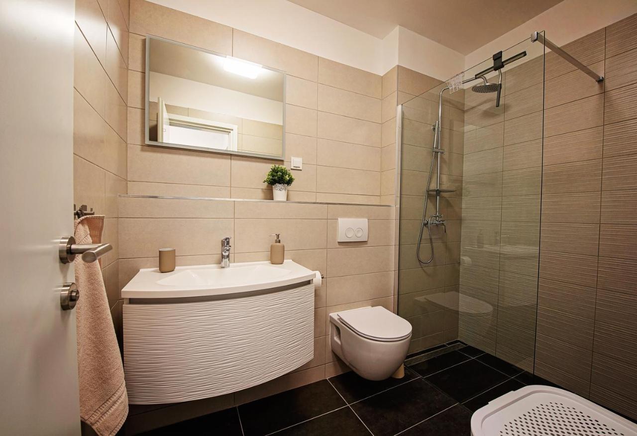 Sea Front Apartments Ivana 로고즈니차 외부 사진